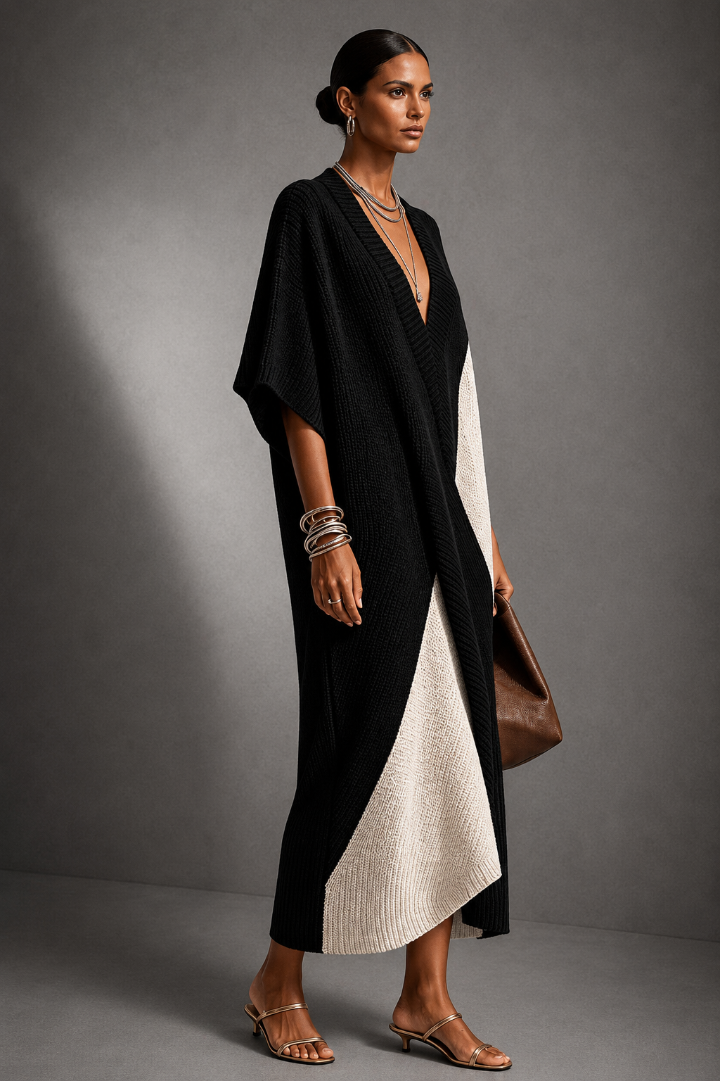 Kleid Amara – Grafische Eleganz in Bewegung