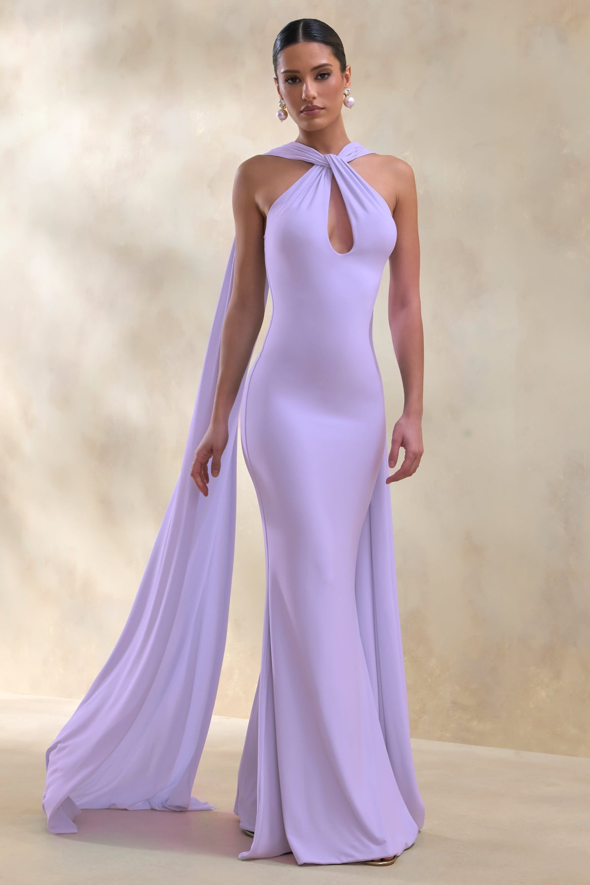 Rhoda | Vestido Largo Lila De Jersey Elástico Con Escote Halter Retorcido Y Abertura Keyhole