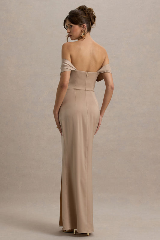 Annie | Vestido largo satinado en Champán con Escote Bardot y detalles fruncidos