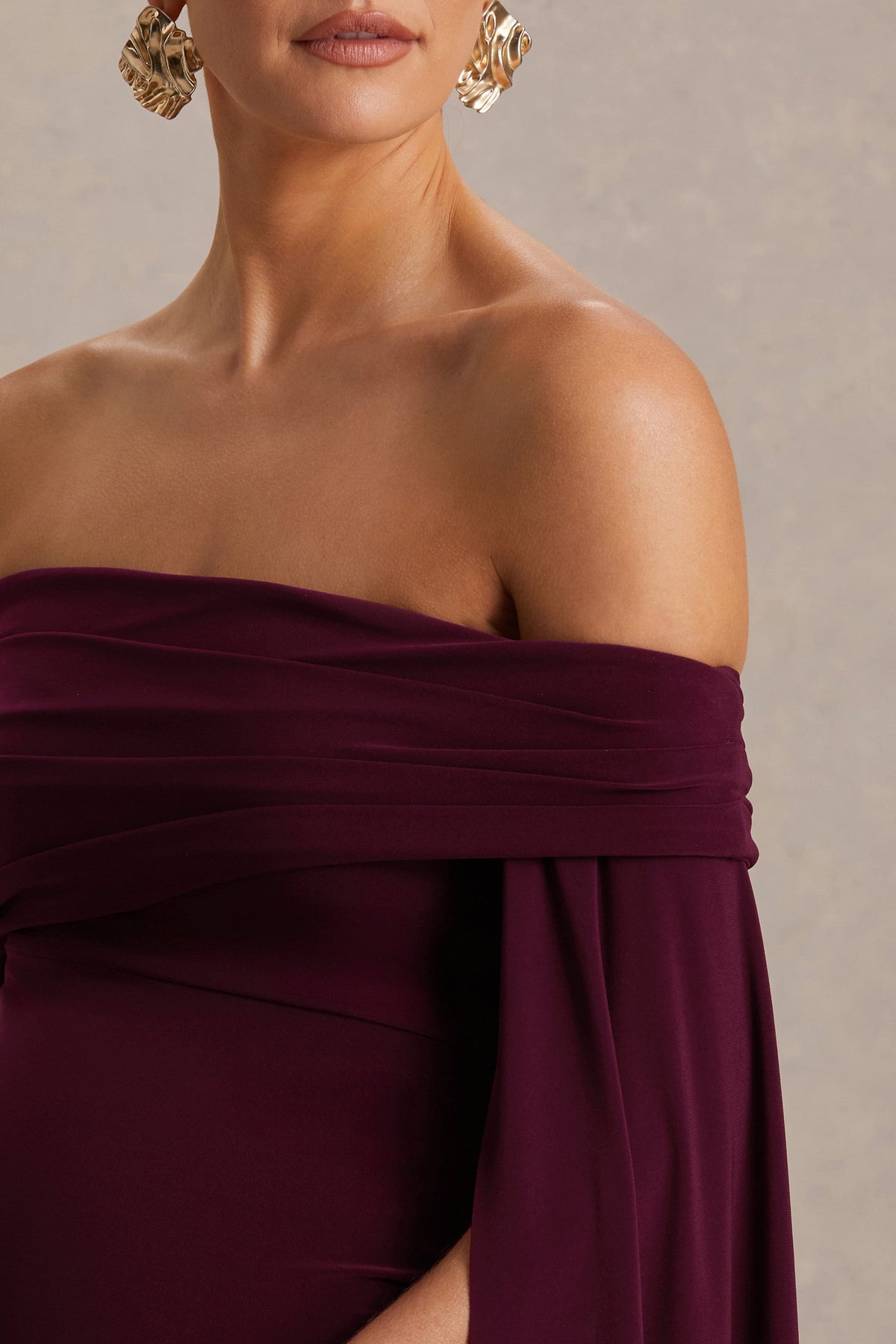 Aquila | Vestido Largo premamá burdeos con escote Bardot y manga drapeada
