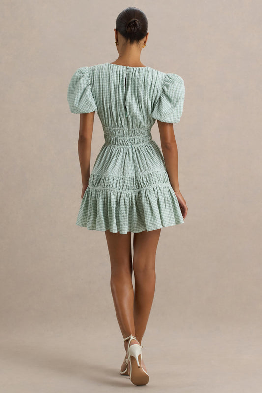 Laurelle | Vestido Corto Verde con Escote Profundo y Detalles de Volantes