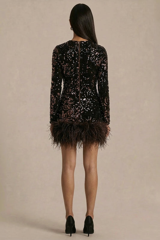 Stardust | Vestido Corto de Terciopelo Marrón con Lentejuelas, Cuello Redondo y Ribete de Plumas