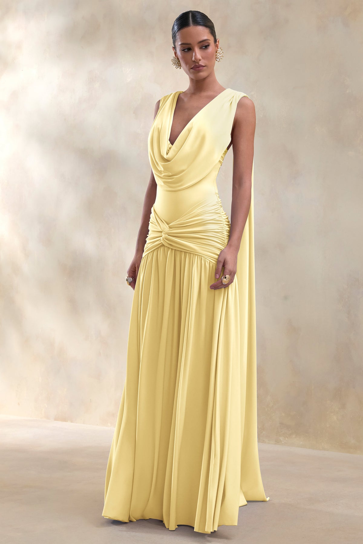 Amelisse | Vestido Largo Limón Con Escote Pronunciado Y Detalle Fruncido
