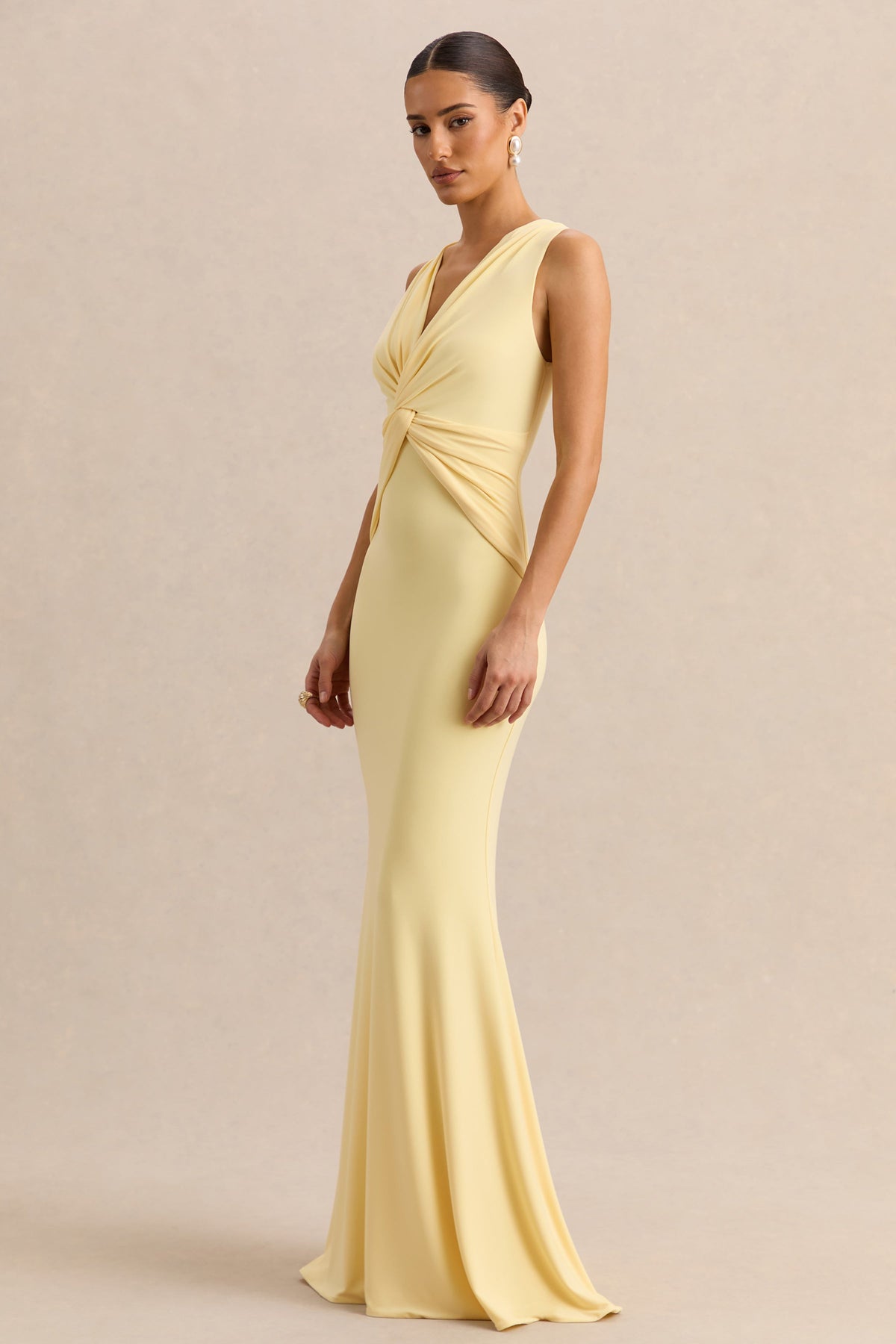 Holly | Vestido Largo Limón de Escote Pronunciado con Detalle de Torsión