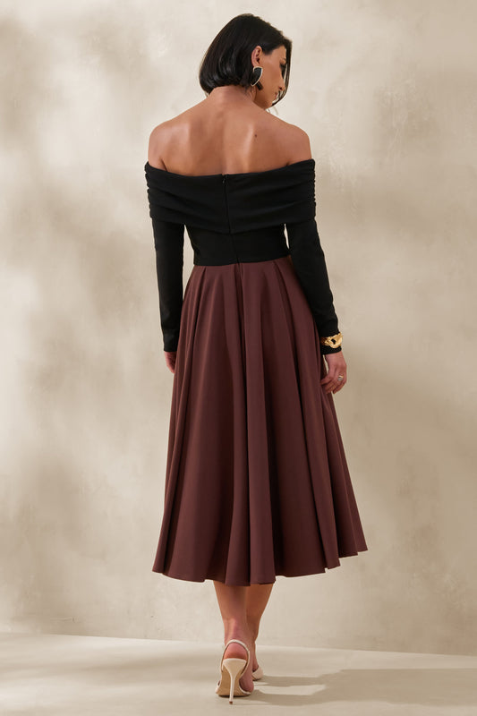 Frederica | Vestido Midi Negro y Marrón con Escote Bardot