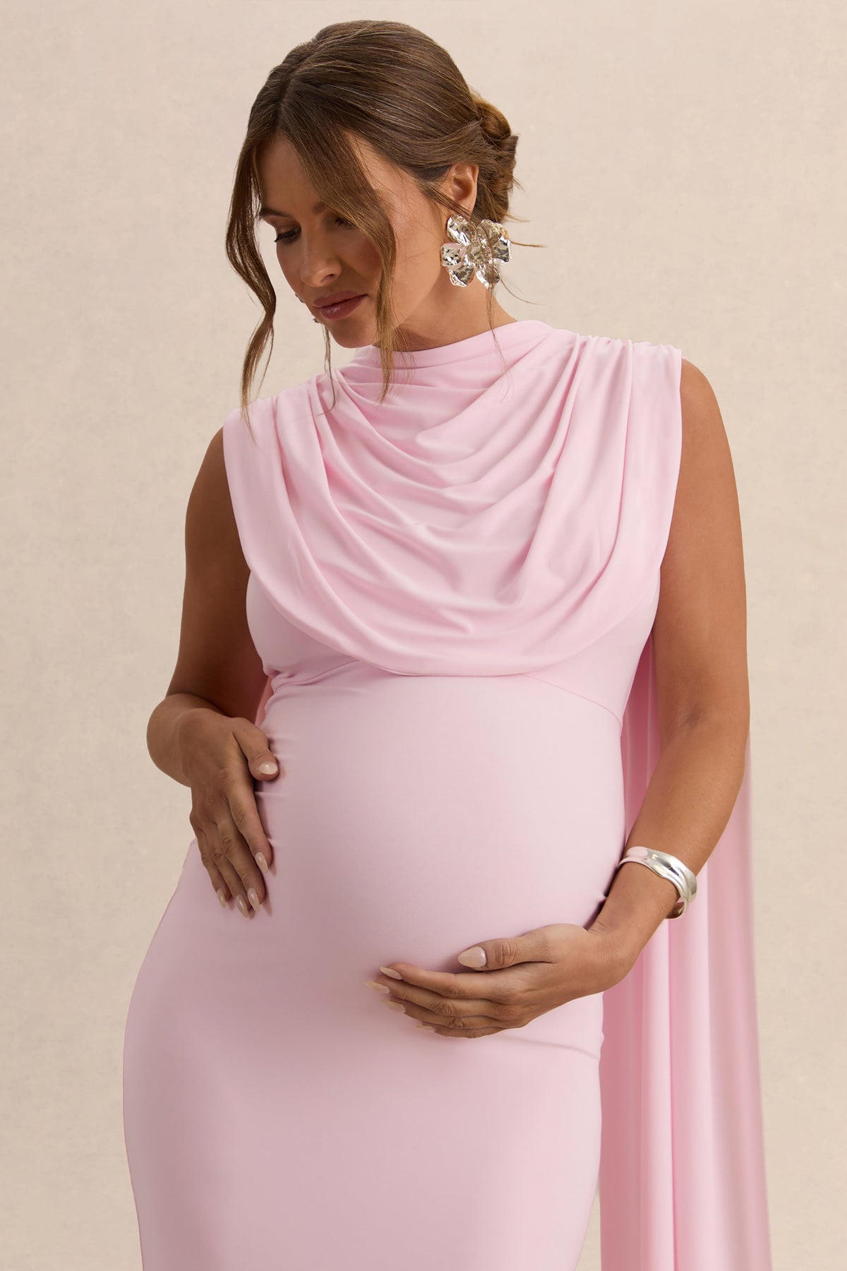 Milaine | Vestido Midi Premamá Rosa Claro De Jersey Elástico Premium Con Escote Redondo Y Mangas De Capa