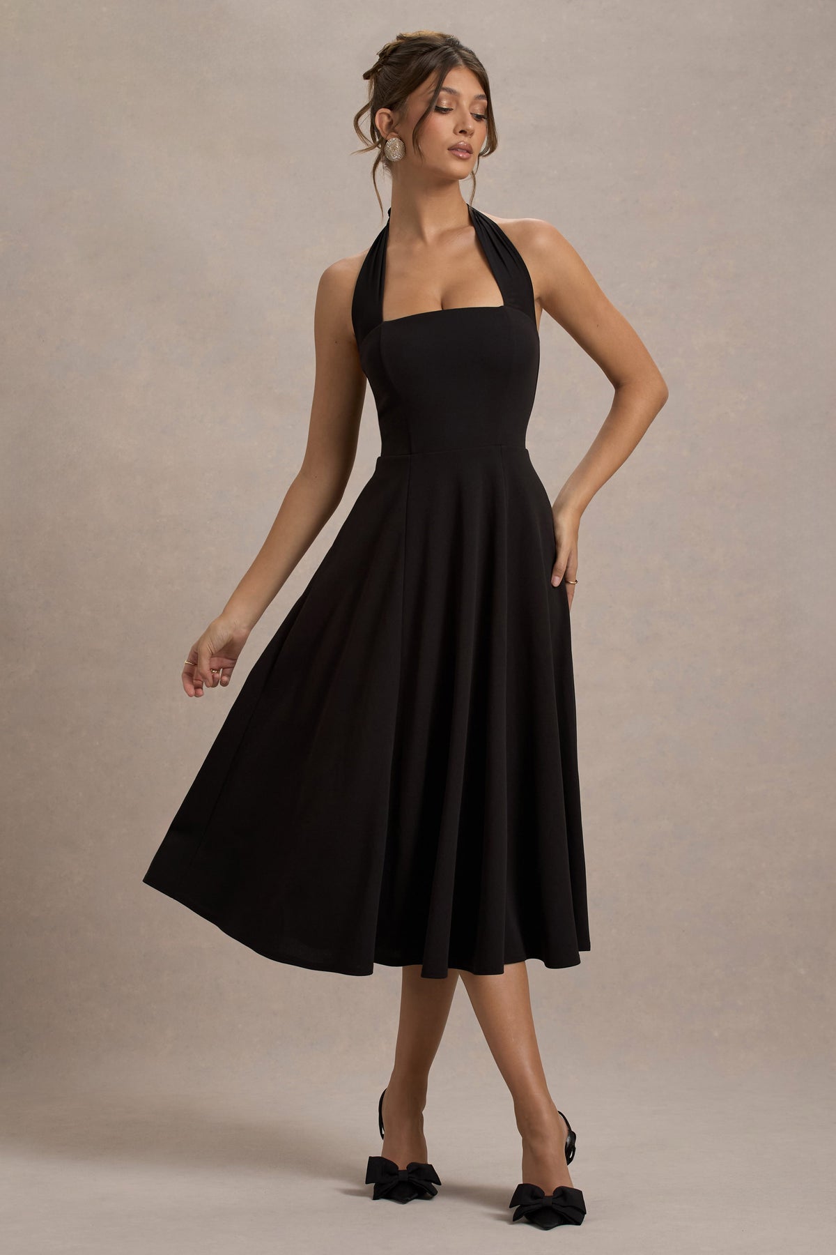 Auburn | Vestido Midi Negro con falda voluminosa y atado al cuello