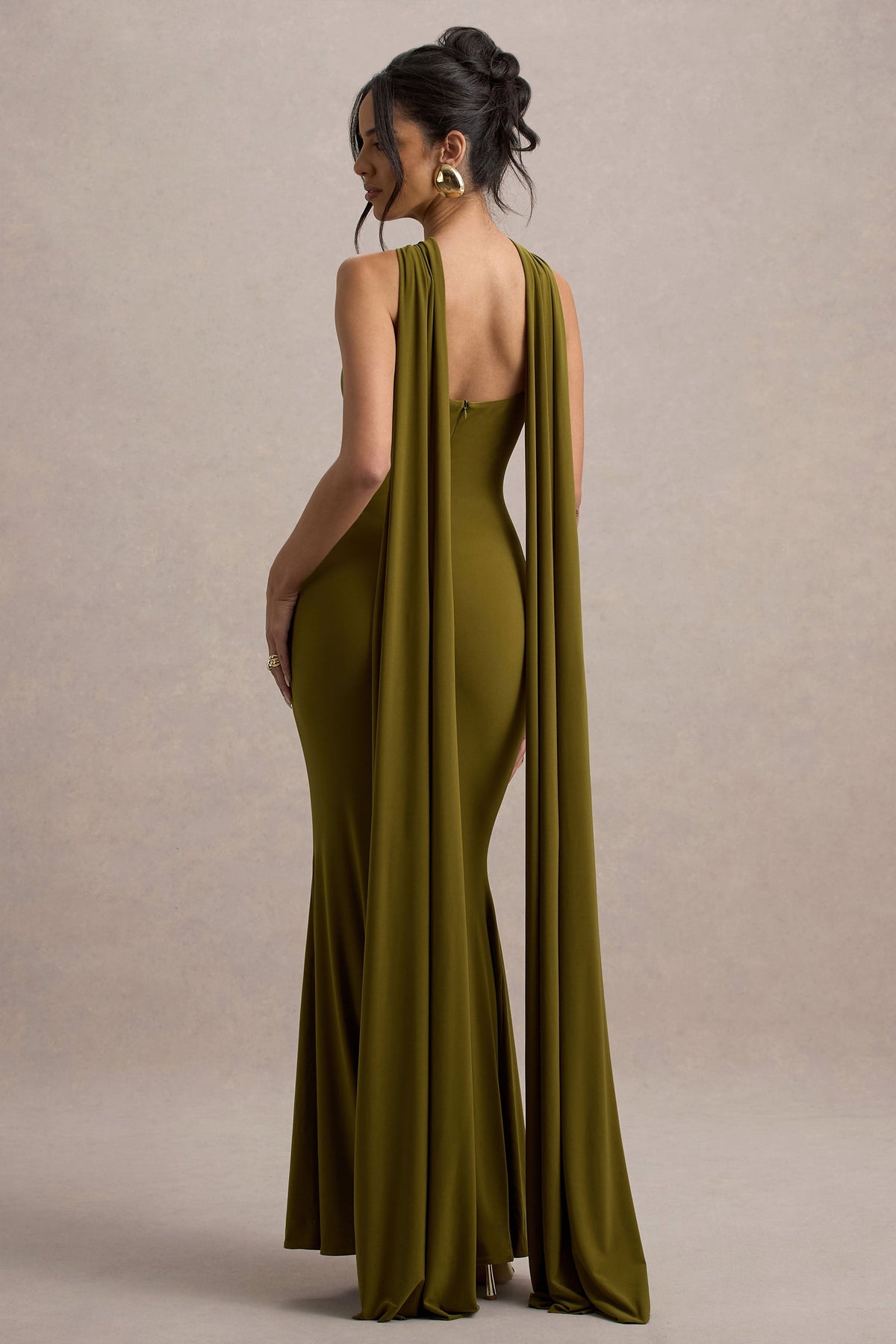 Rhoda | Vestido largo verde con escote halter y banda decorativa