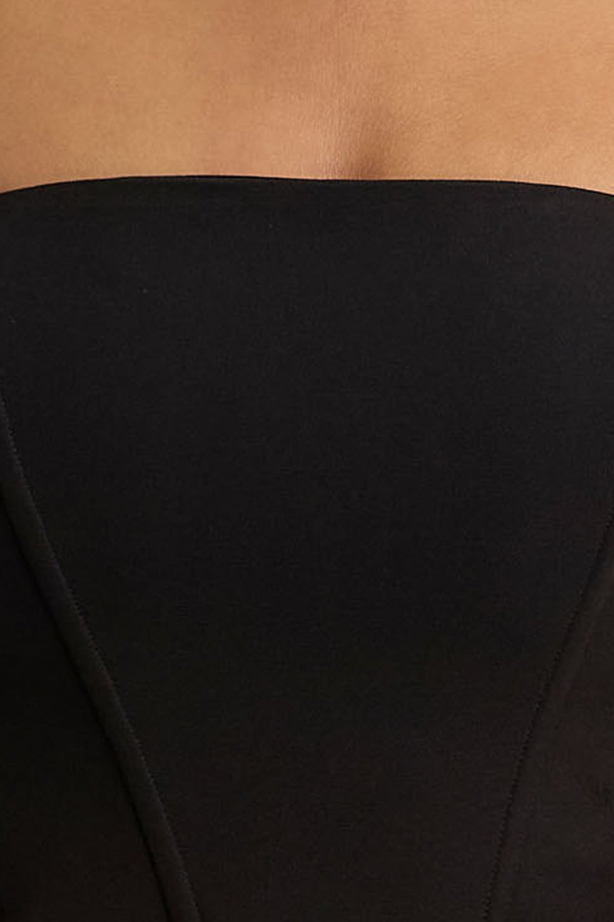 Panama | Mono Negro Con Escote Bardot y Mangas Abullonadas en Crema