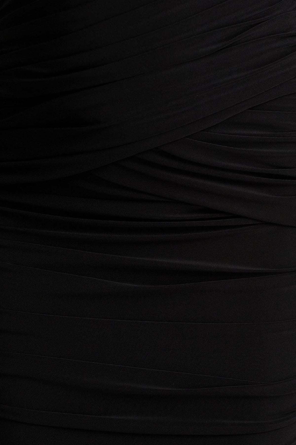 Kendall | Vestido largo negro con abertura en el escote