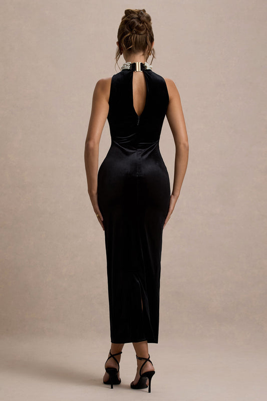 Audrine | Vestido largo de terciopelo negro y detalle de collar de perlas integrado