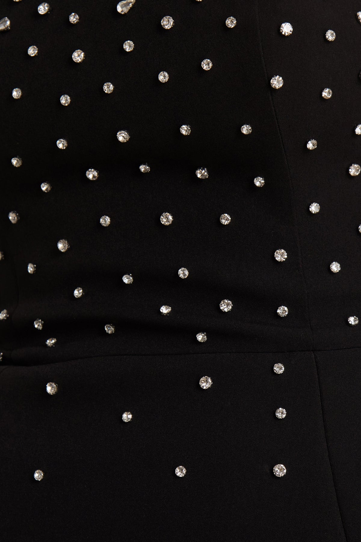 Visionary | Vestido Corto Negro con Escote Bandeau