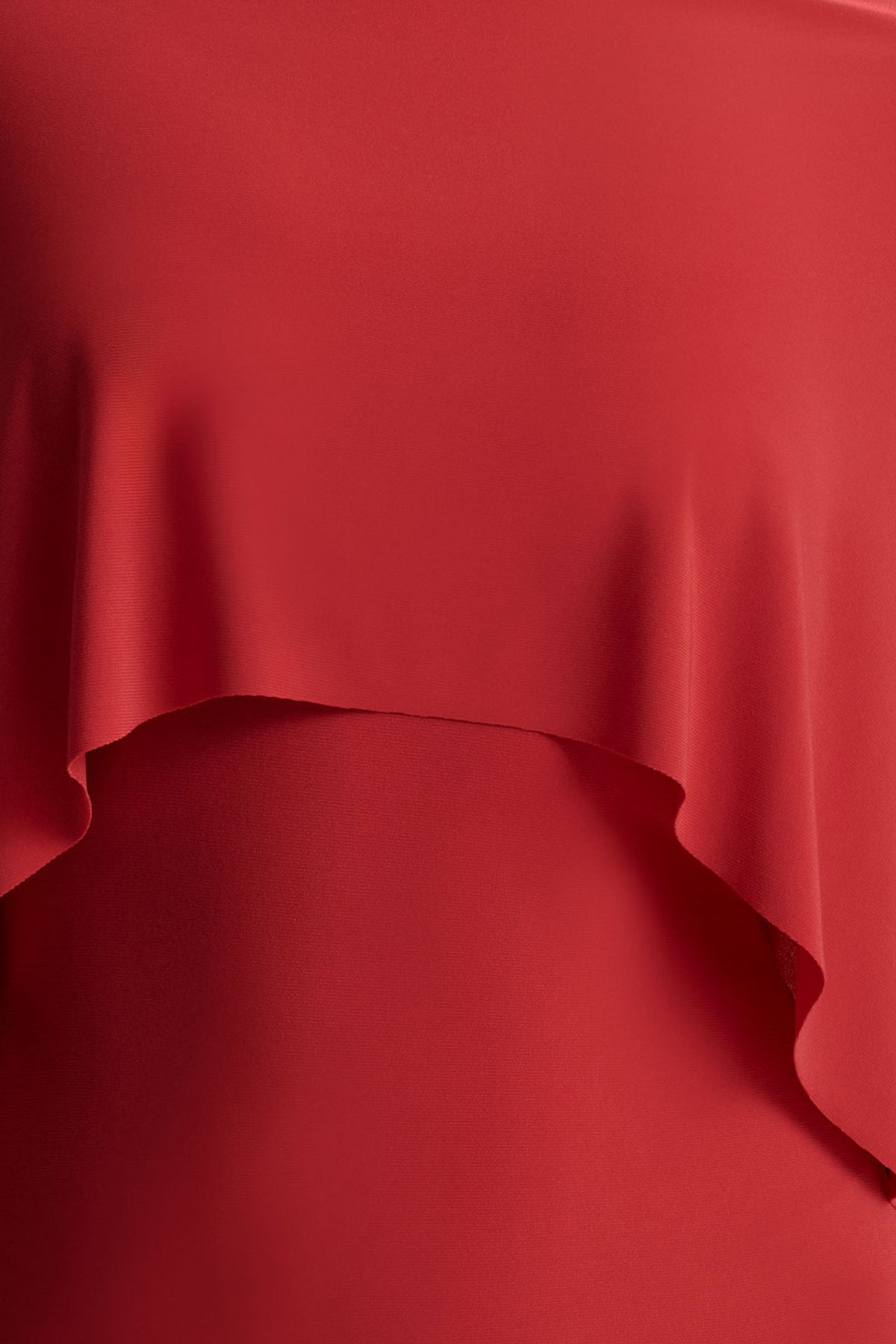 Kalani | Vestido Midi Rojo con Cuello Redondo y Mangas Tipo Capa
