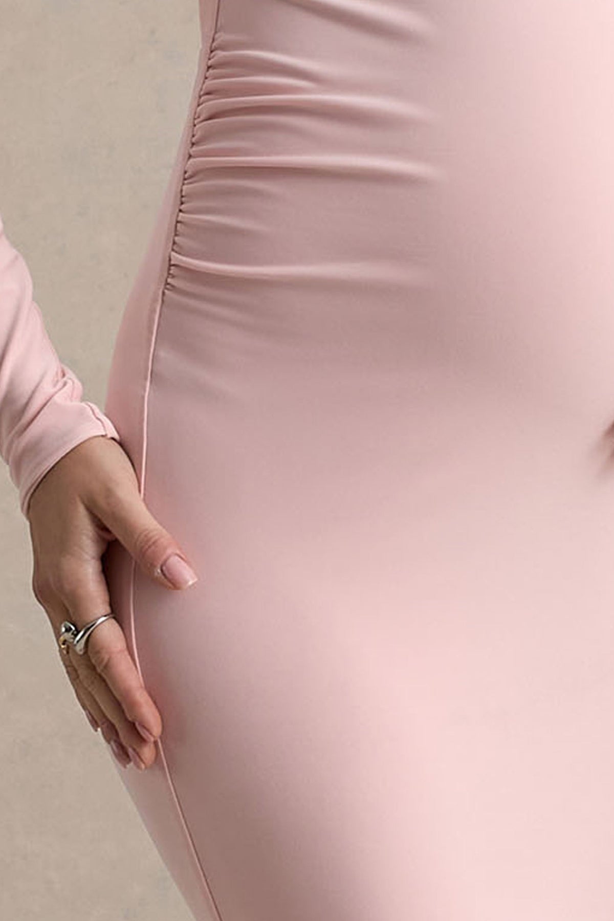 Heloise | Vestido largo premamá en Rosa Asimétrico de Una Manga