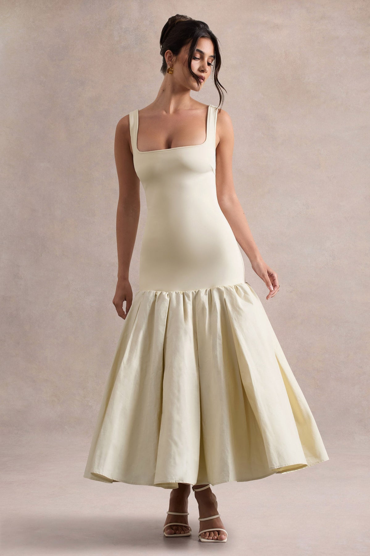 Parida | Vestido midi de popelina en crema con cintura caída y dobladillo con volante
