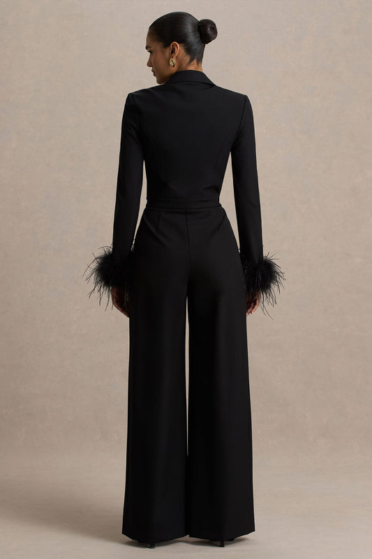 Lissy | Mono negro con escote en forma de V y mangas adornadas con plumas