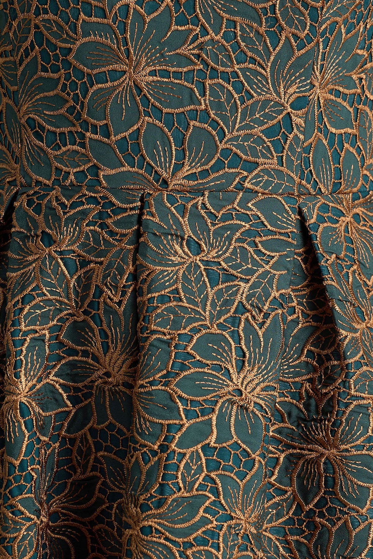 Loretta | Vestido midi bordado en verde oscuro y óxido con escote bandeau