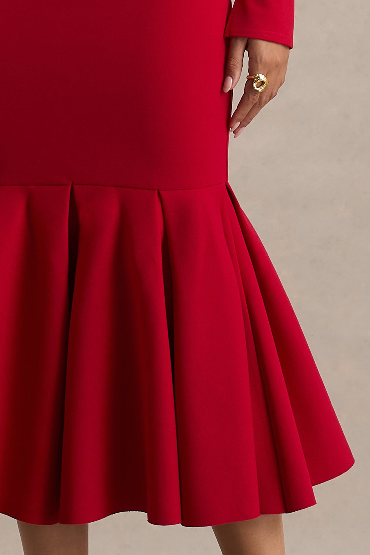 Liberty | Vestido midi rojo con mangas largas y bajo con volante