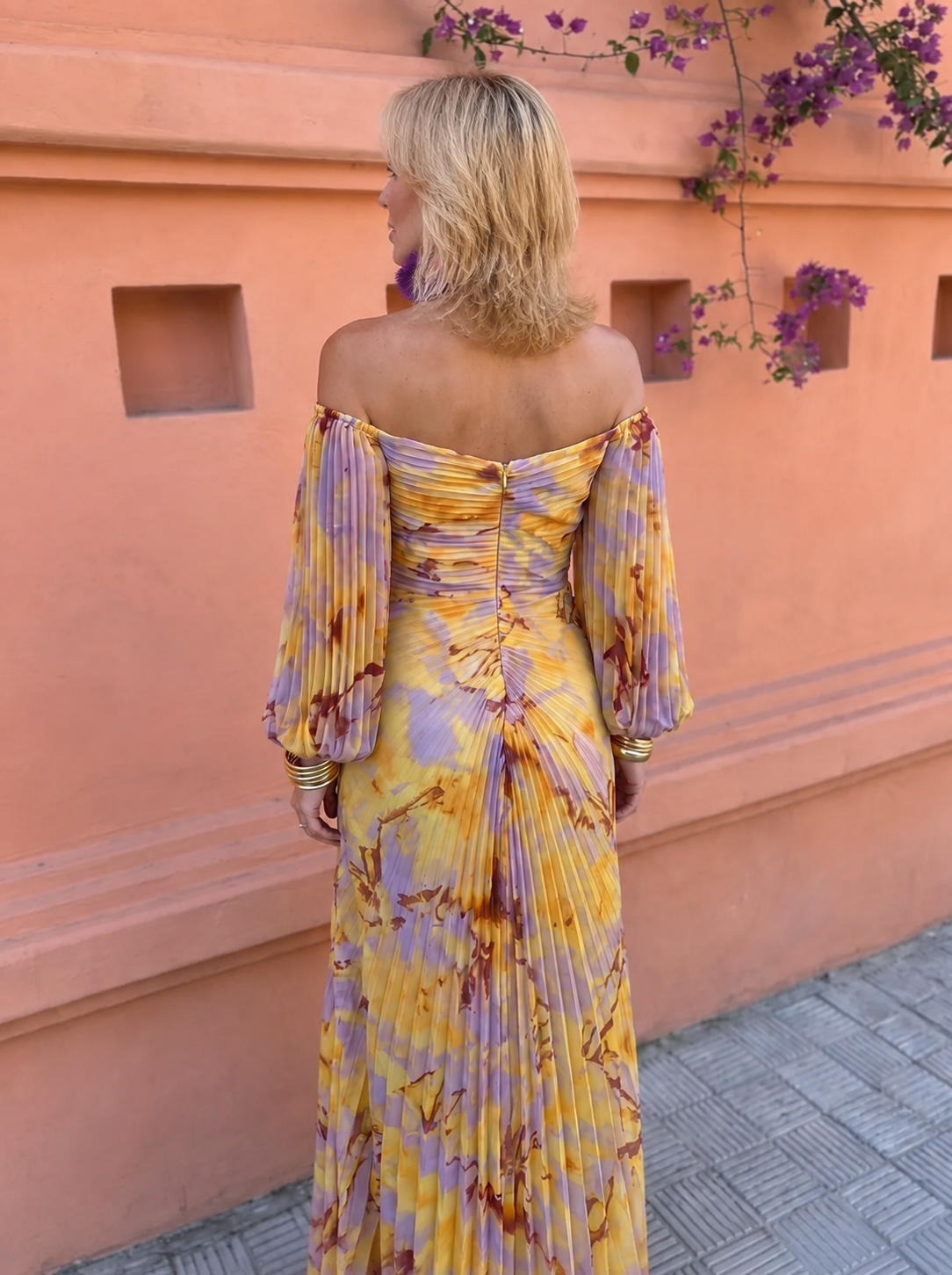 Greta | Langes Blumenkleid mit tiefem Ausschnitt