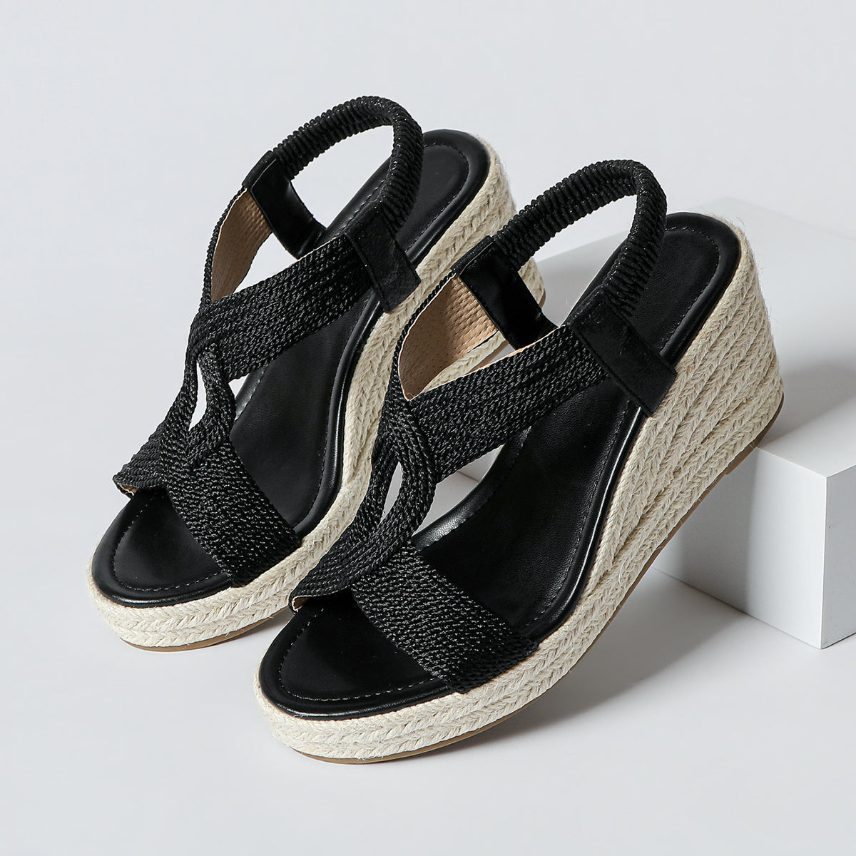 Patrizia | Geflochtene Keilsandaletten im Handmade-Stil
