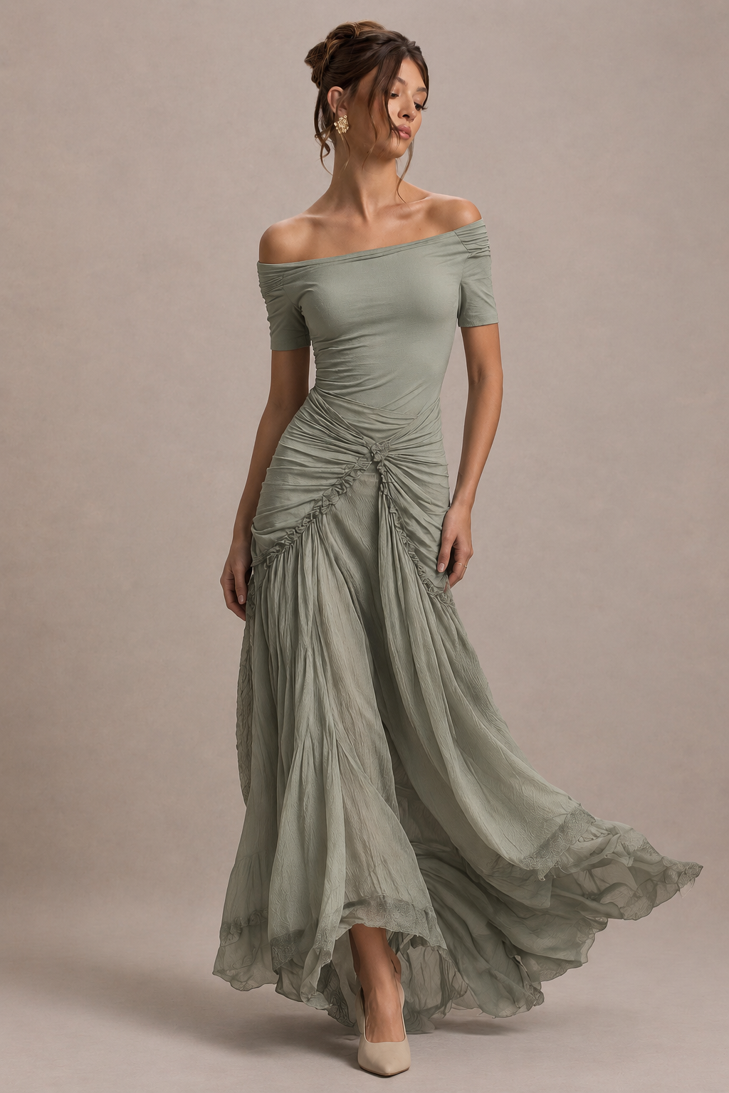 Serena | Vestido Maxi de Chifón Gris con Escote Descubierto