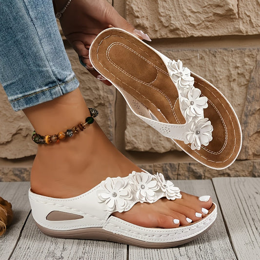 Bequeme Sandalen mit Blumenmuster