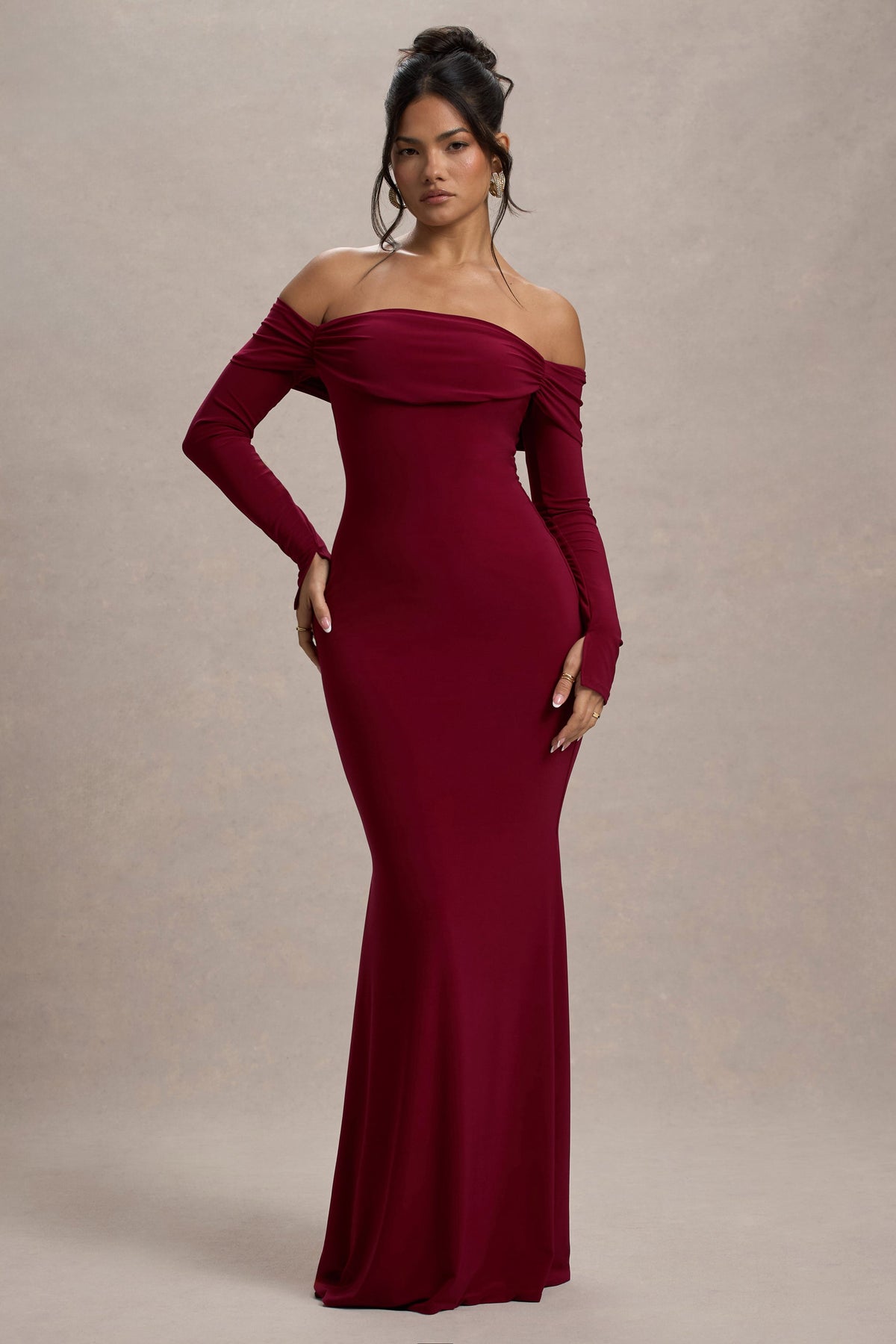 Amaia | Vestido Largo escote bardot de Manga Larga en burdeos