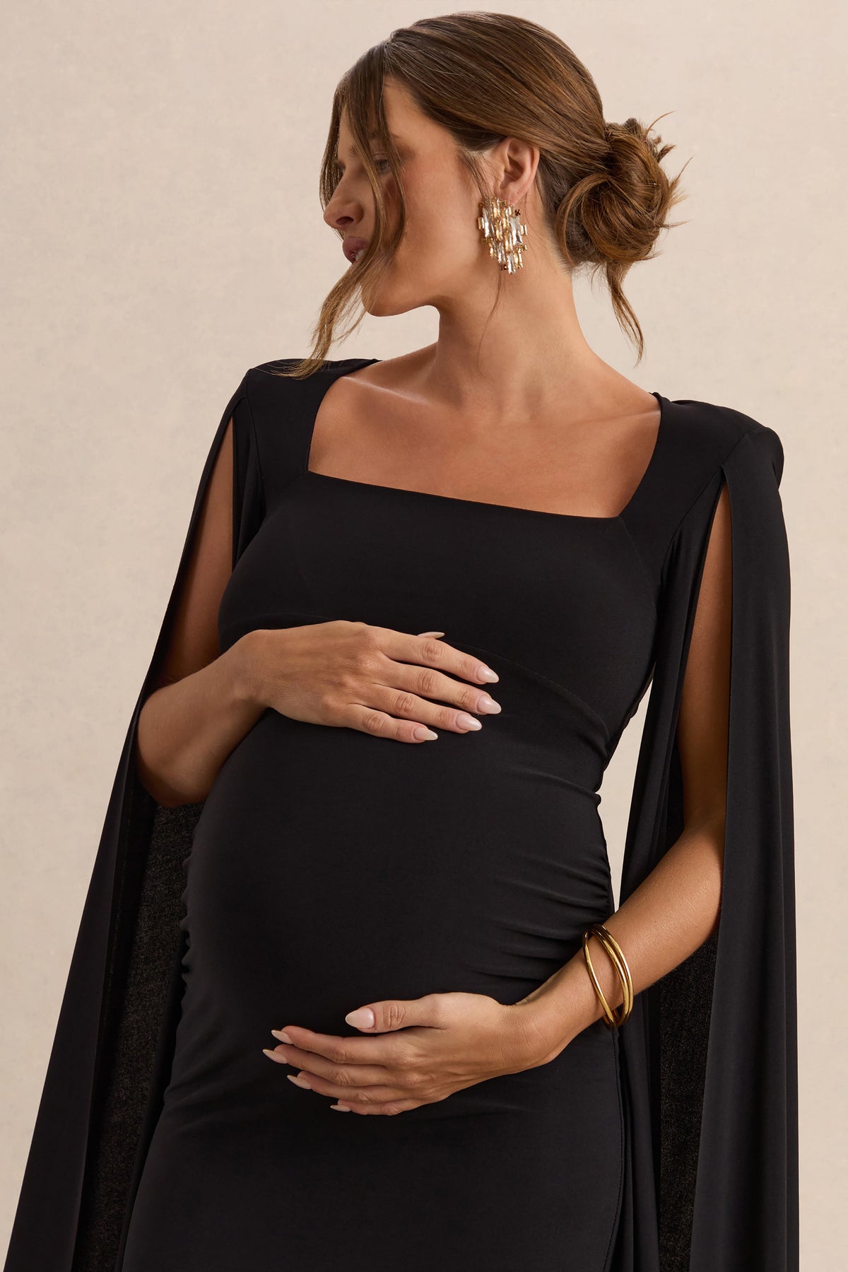 Flawless | Vestido midi premamá en negro con escote cuadrado y mangas capa