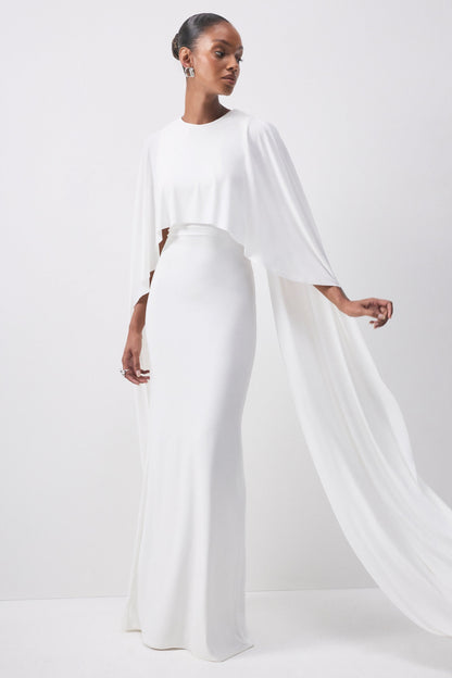 Padma | Vestido Largo Blanco con Mangas Tipo Capa
