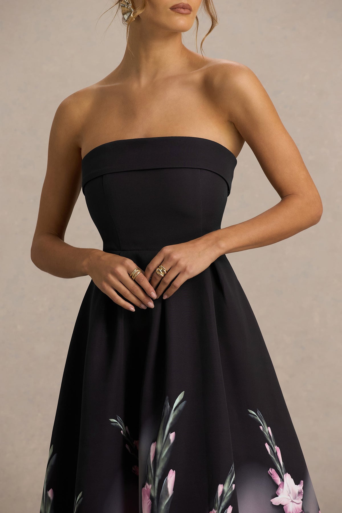 Annalise | Vestido midi con escote palabra de honor y estampado floral en cenefa rosa