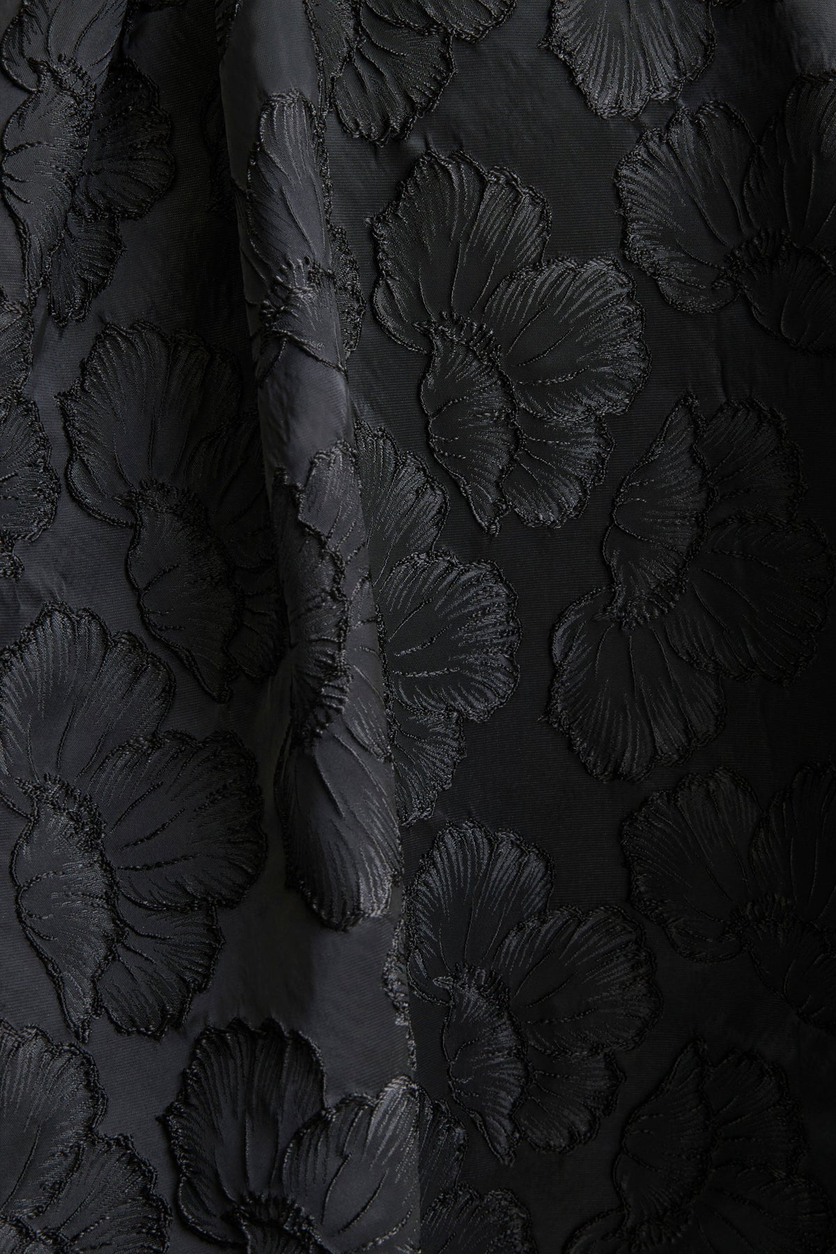 Zuma | Vestido midi negro de jacquard metálico sin tirantes
