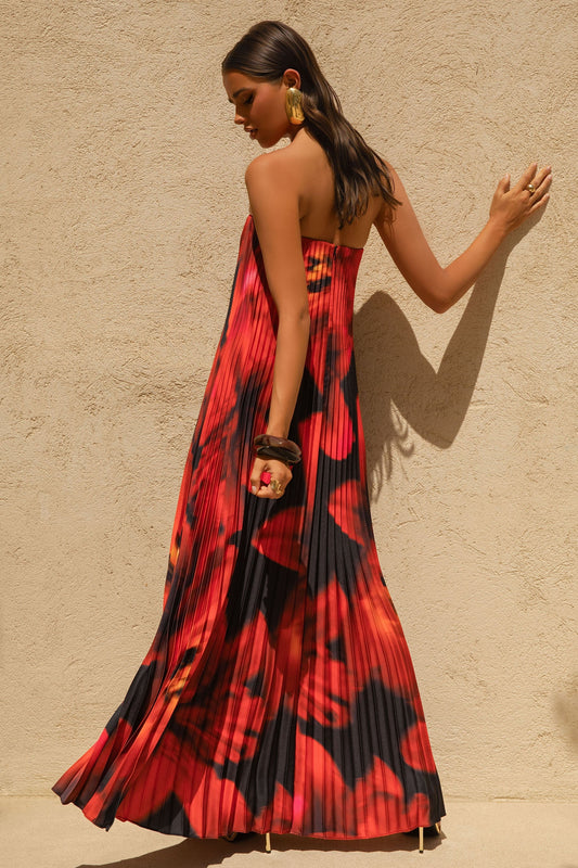 Bergamot | Vestido largo plisado con escote en v y detalle floral negro y rojo