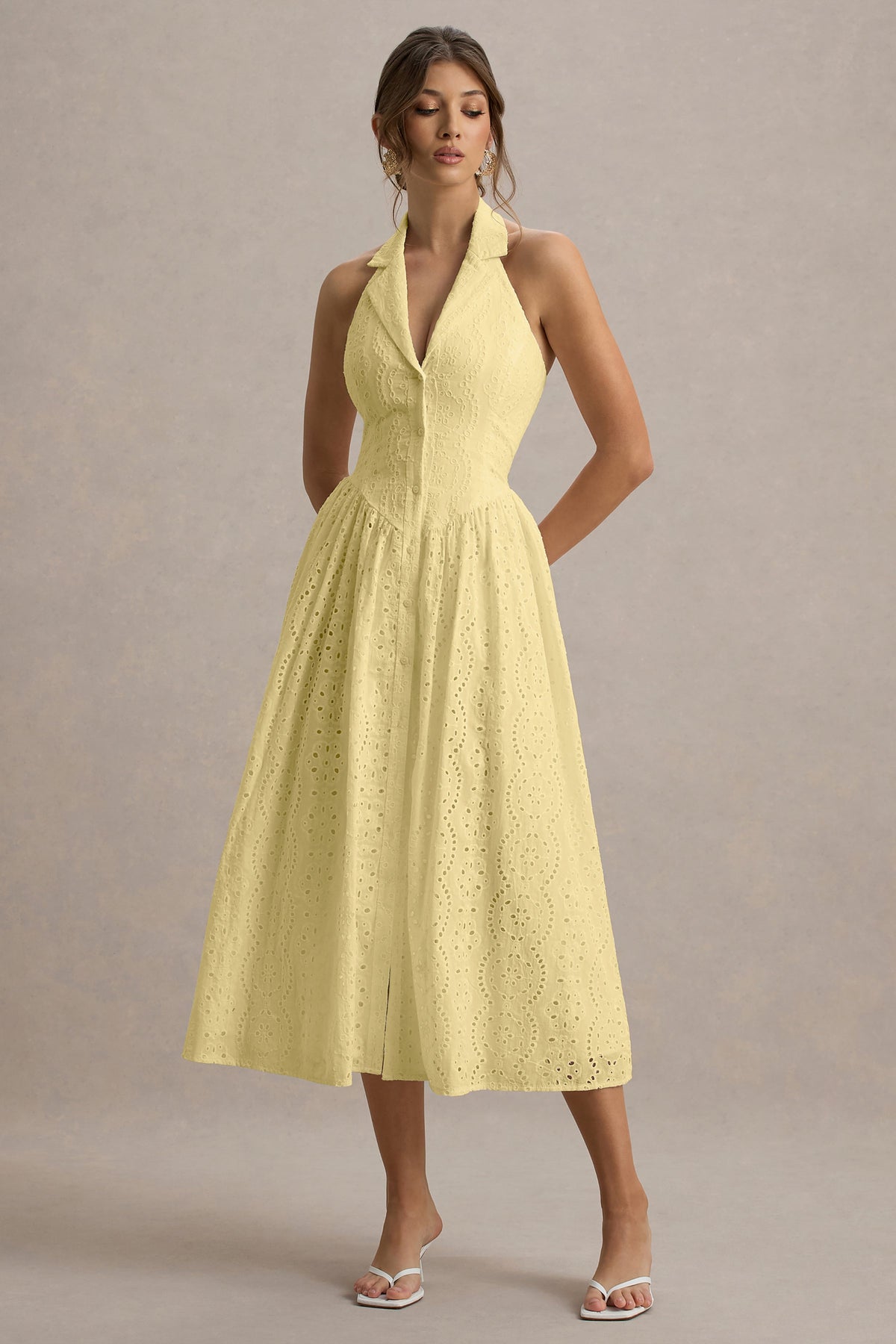 Jezebel | Vestido Midi Amarillo De Broidery Premium con Cuello Halter y Cuello