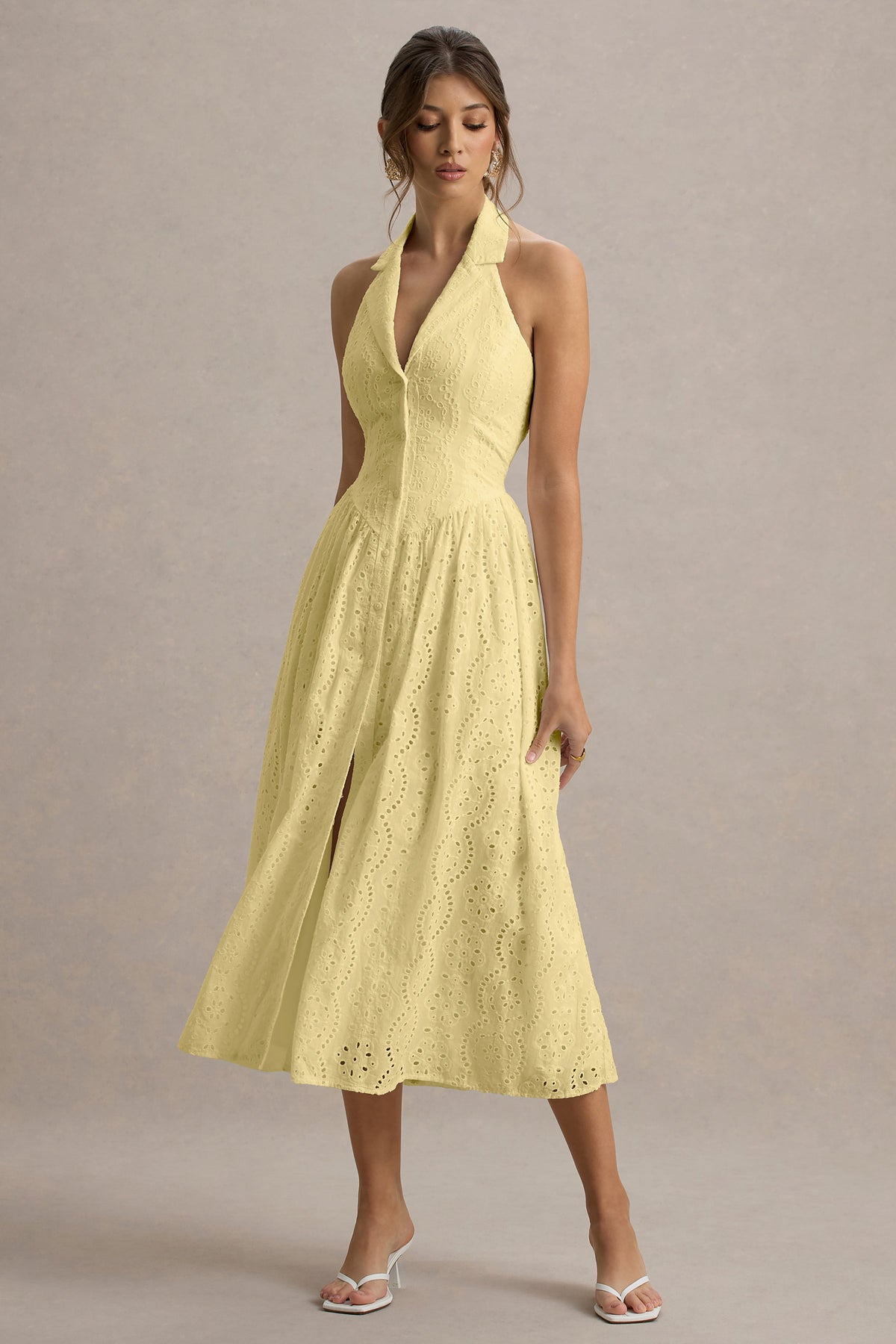 Jezebel | Vestido Midi Amarillo De Broidery Premium con Cuello Halter y Cuello