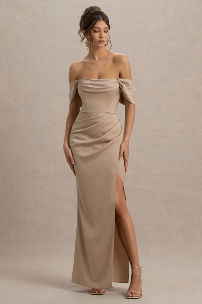 Annie | Vestido largo satinado en Champán con Escote Bardot y detalles fruncidos