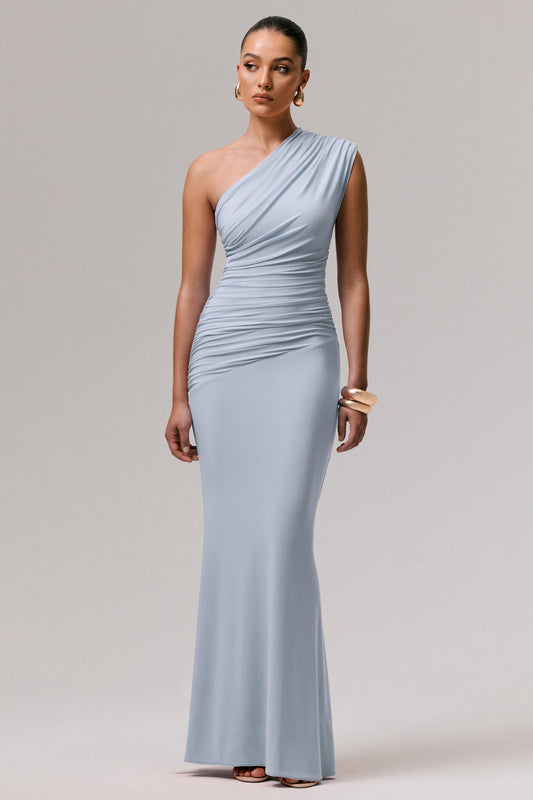 Mardi | Vestido Largo Azul Empolvado con Escote Asimétrico y Fruncidos