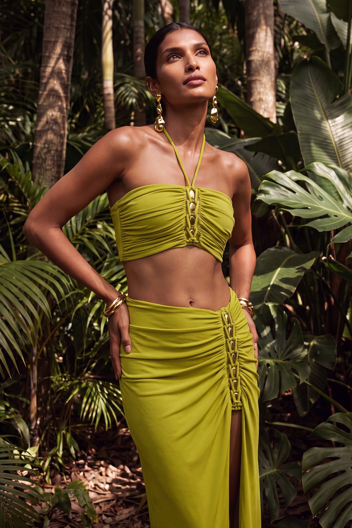 Coastline | Falda larga verde con detalles dorados
