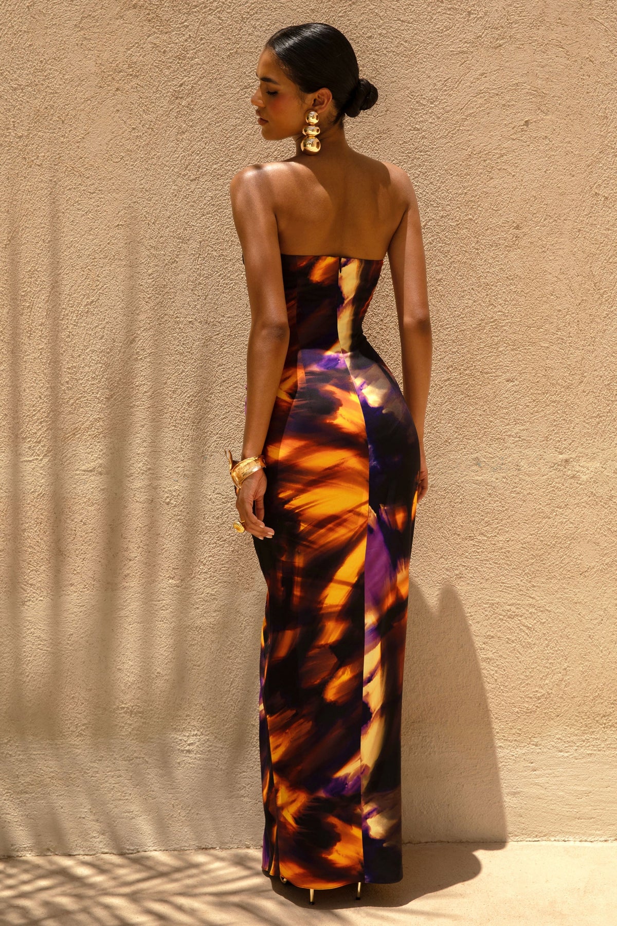 Nyra | Vestido largo con Estampado Ahumado, Escote Corazón y Detalle Fruncido