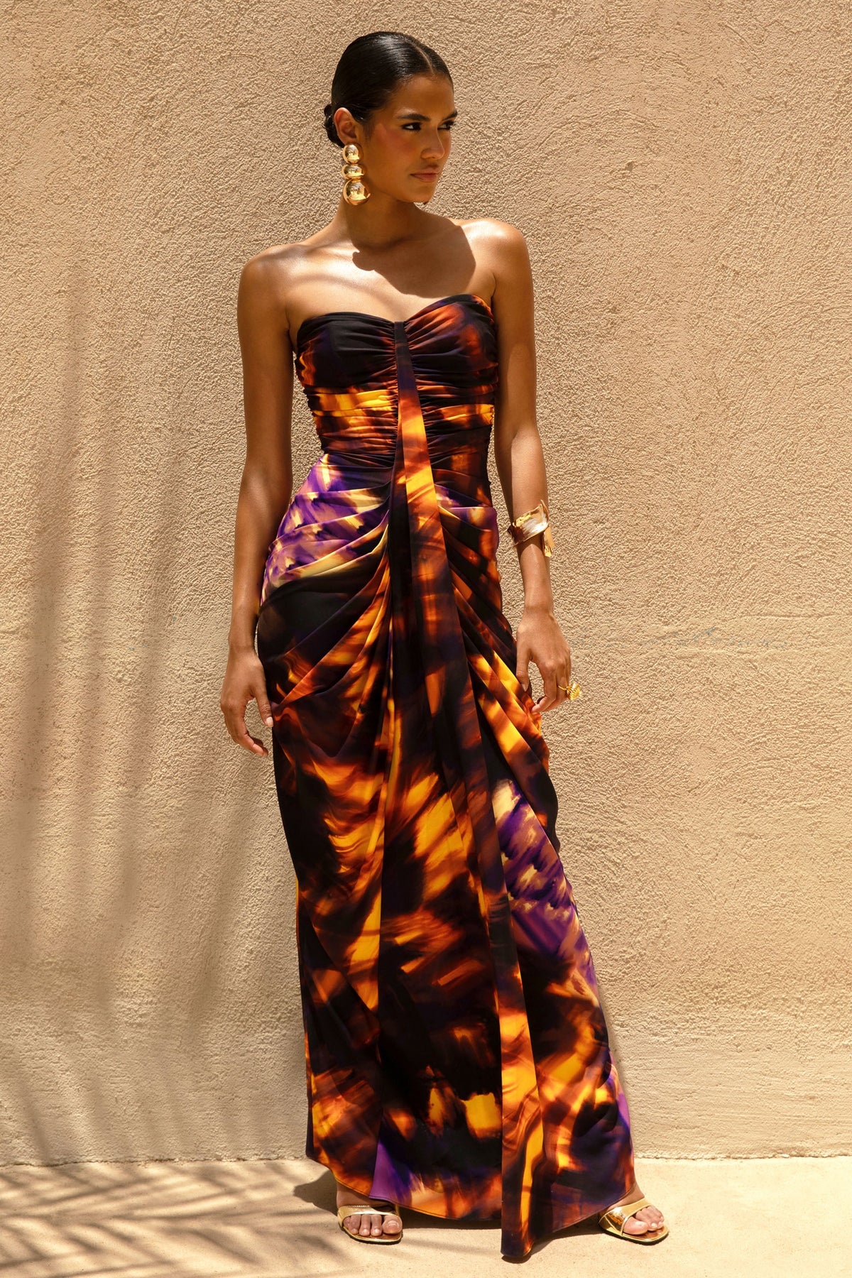 Nyra | Vestido largo con Estampado Ahumado, Escote Corazón y Detalle Fruncido