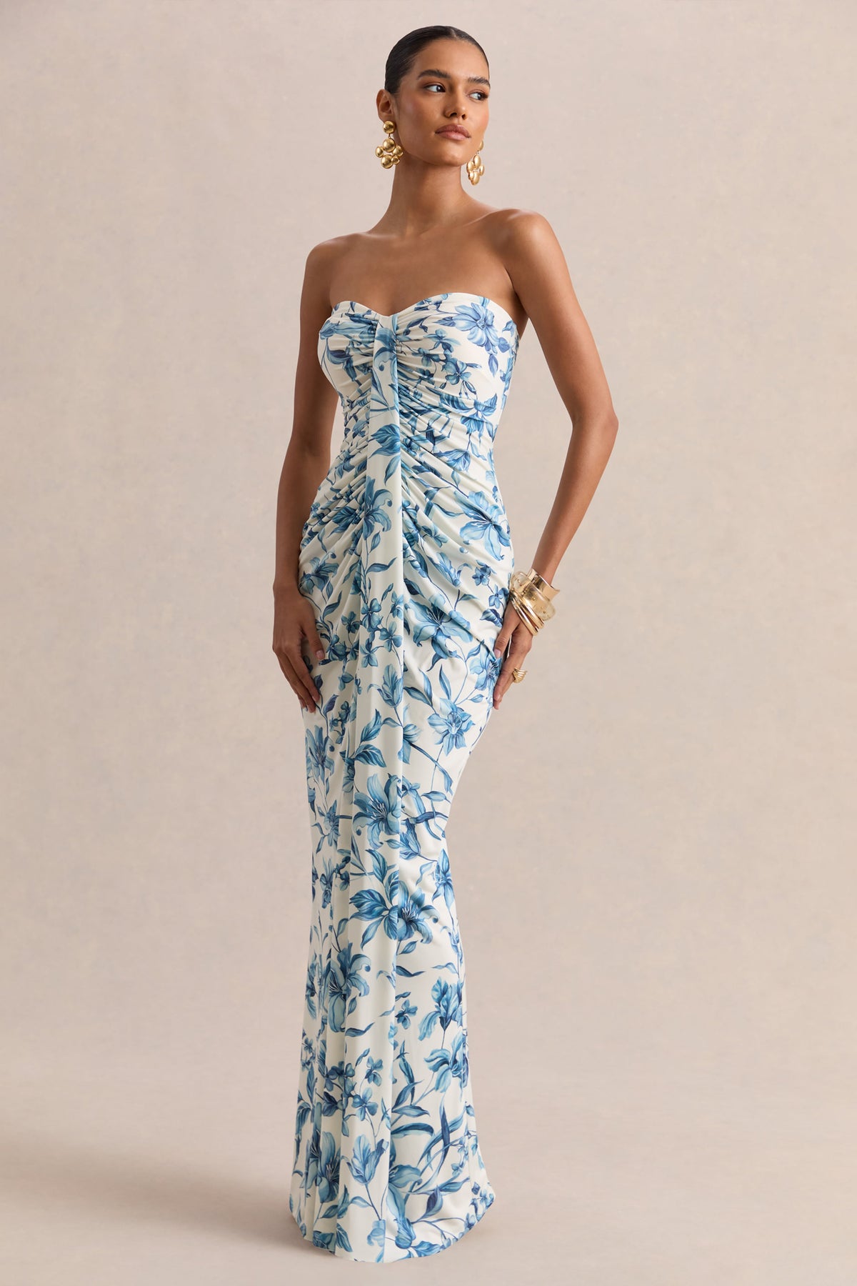 Ali | Vestido Largo Cruzado Con Fruncido Y Escote Corazón En Estampado Porcelana Azul