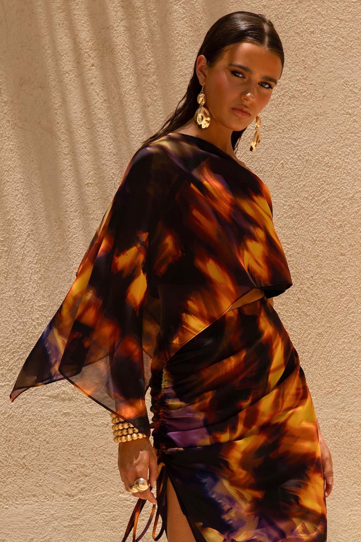 Elysia | Top asimétrico de chiffon con estampado degradado