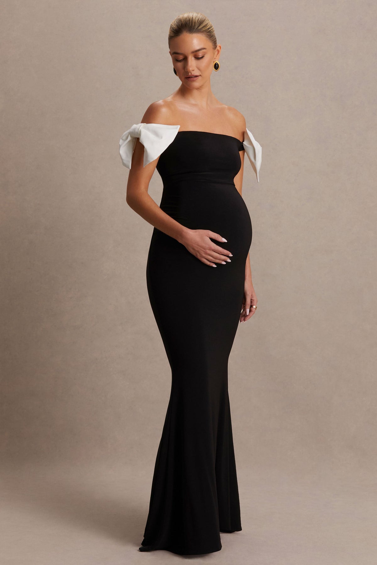 Didi | Vestido largo de premamá Negro y Blanco con Escote Bardot y Detalles de Lazo