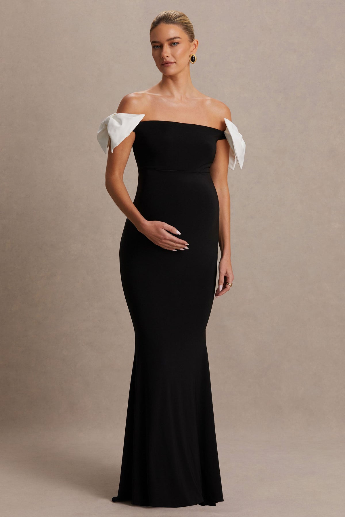 Didi | Vestido largo de premamá Negro y Blanco con Escote Bardot y Detalles de Lazo