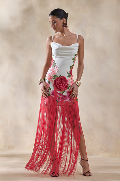 Bejewelled | Vestido largo blanco con flores rosas, escote drapeado tipo cowl y bajo con flecos