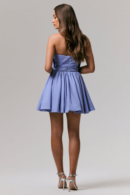Distinguished | Vestido Corto Asimétrico con Volantes en Azul Pastel.