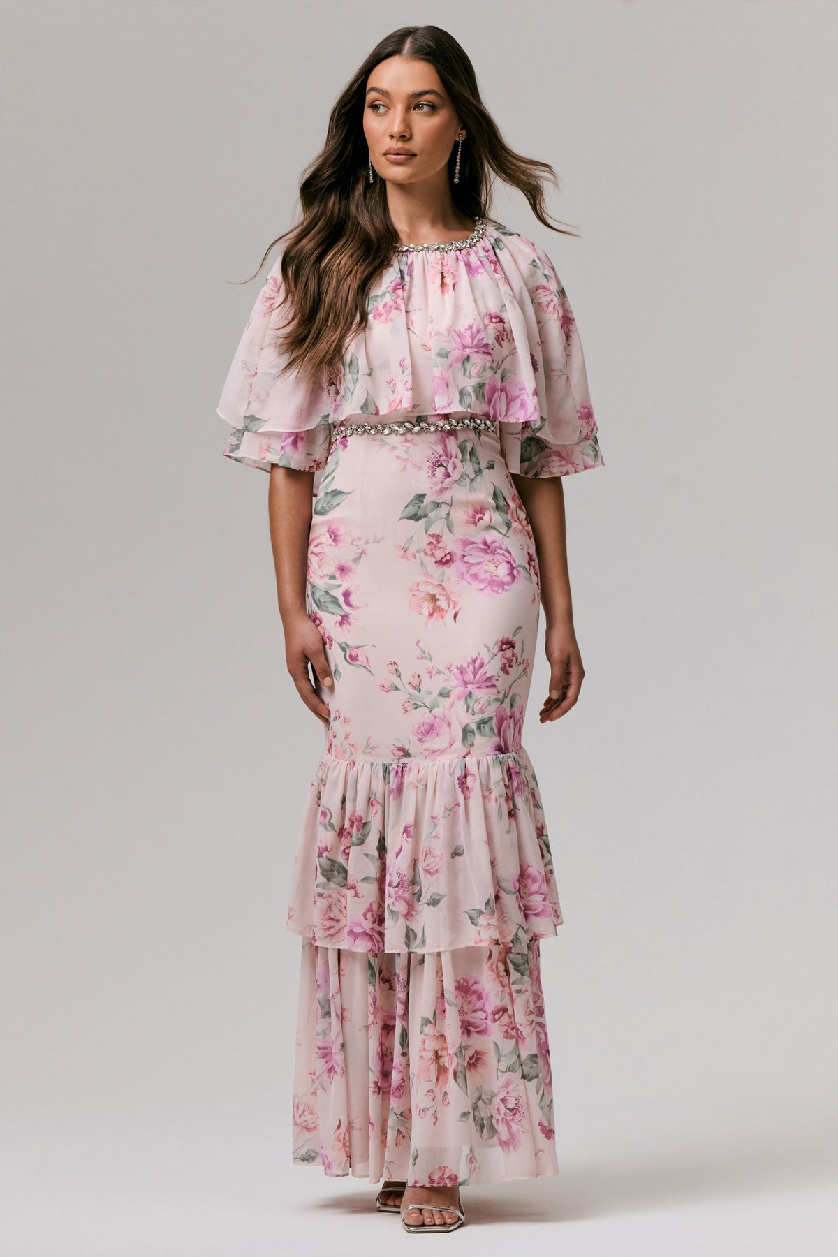 Never Let Go | Vestido Largo largo de chiffon con estampado floral rosa, mangas largas y volantes