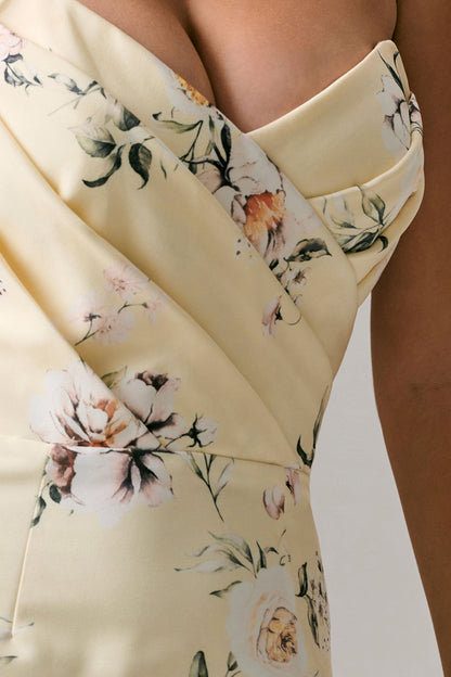 Fierce | Vestido Largo asimétrico con fruncidos y estampado limón