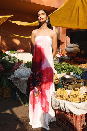 Breonna | Vestido Largo Rosa Fucsia Palabra de Honor con Estampado Floral