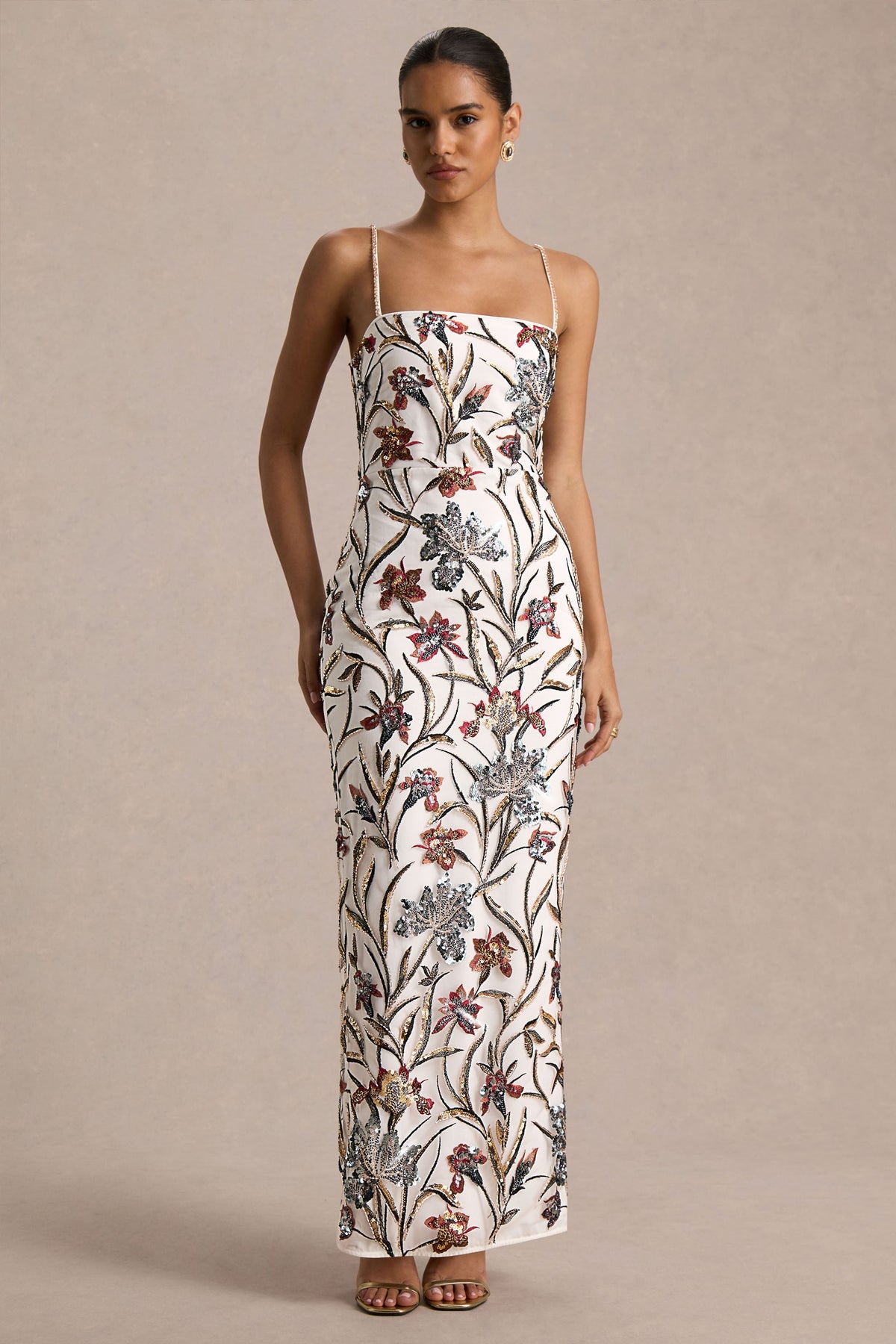 Kyle | Vestido Largo de Lentejuelas Crema con Adornos Florales y Escote Cuadrado
