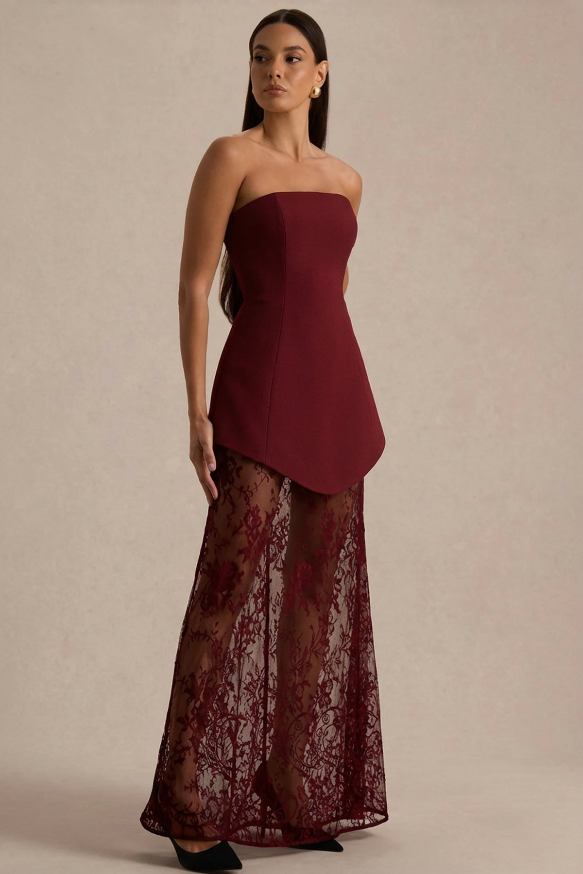 Brandi | Vestido largo burdeos bandeau con falda de encaje